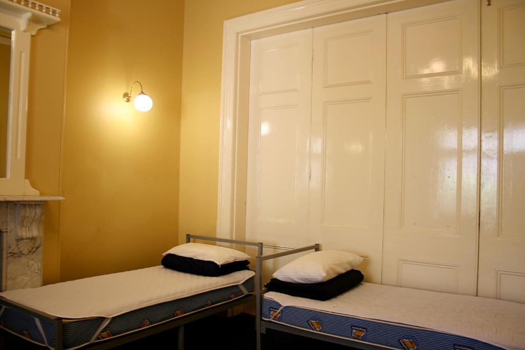 Glenelg Beach Hostel Værelse billede