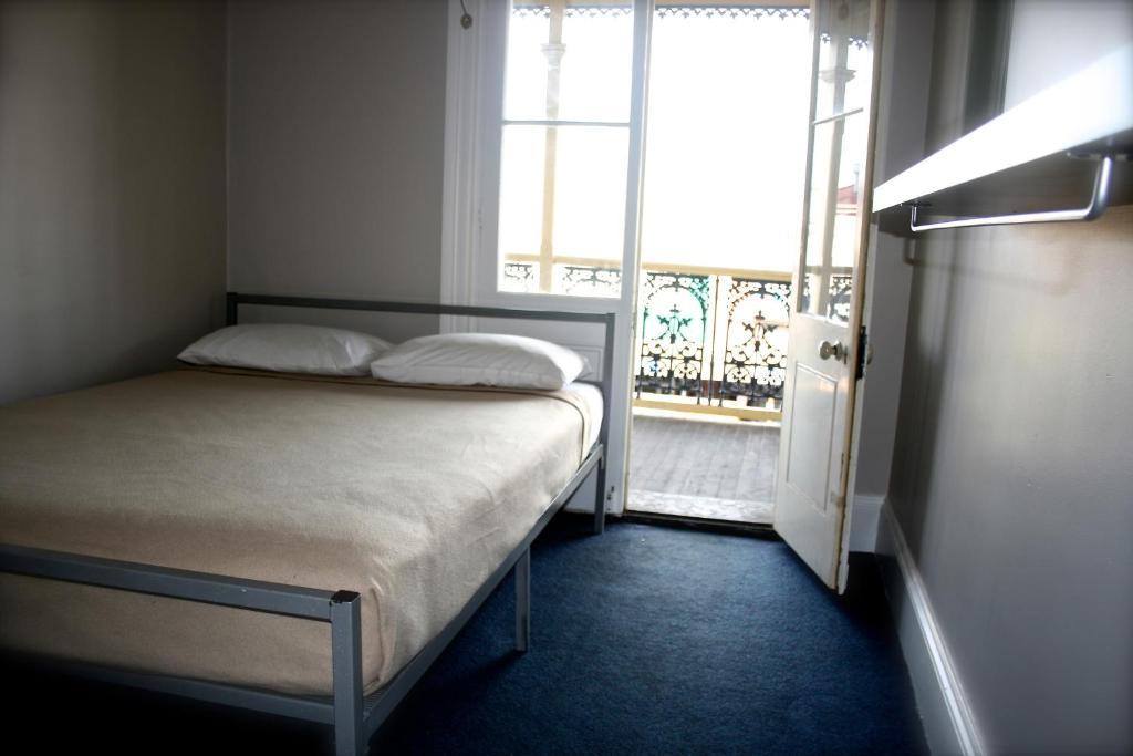 Glenelg Beach Hostel Værelse billede