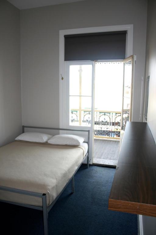 Glenelg Beach Hostel Værelse billede