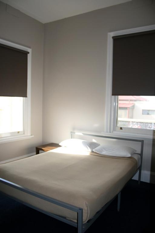 Glenelg Beach Hostel Værelse billede